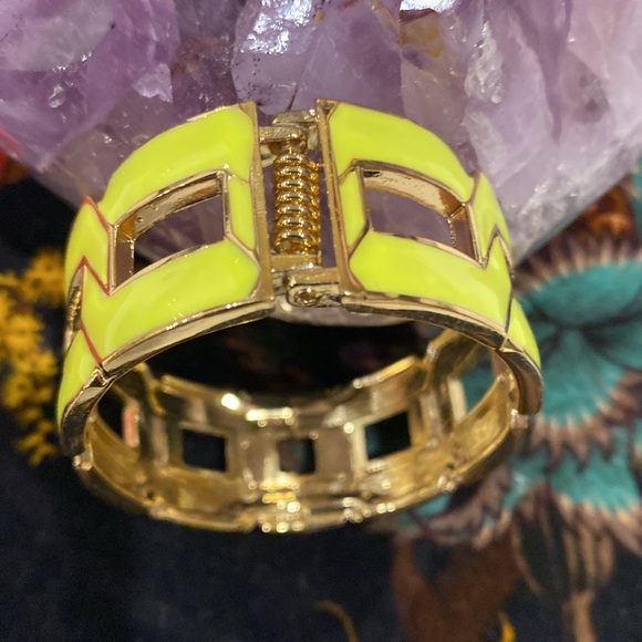 Nordstrom Bracelet Yellow and Gold hinged NWOT - Picture 4 of 4